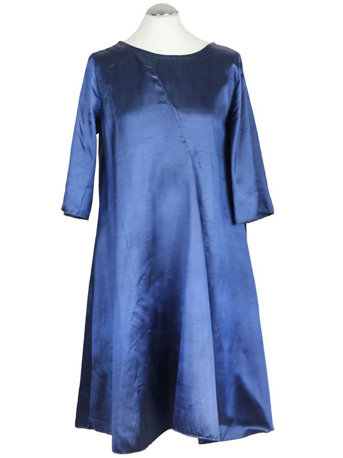 A-Linie Seiden Kleid mit asymmetrischer Falte, leuchtend blau_01