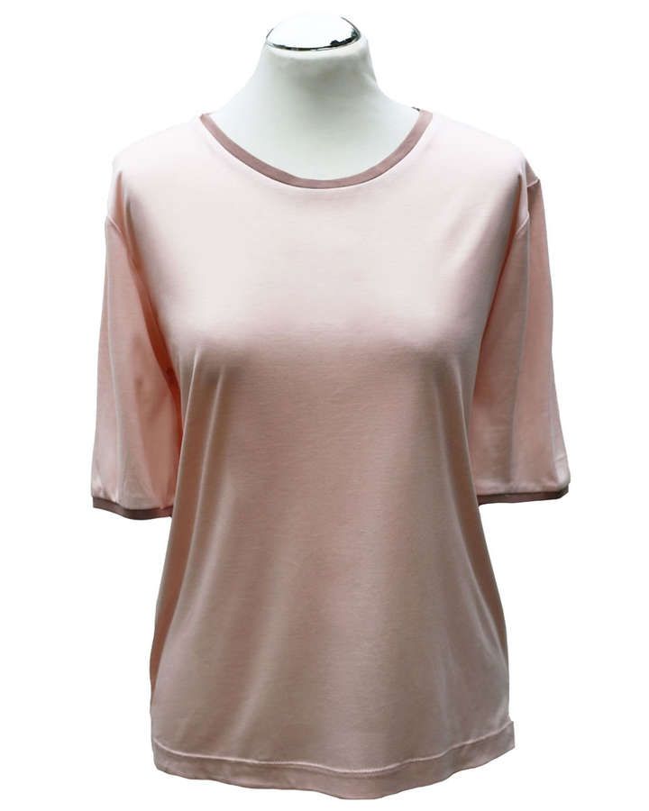 T-Shirt aus Makosatin-Baumwolle in rosé_04